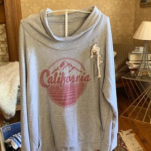 Well Worn Los Angeles california sweatshirt. Worn a few‎ times. Retail 86